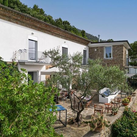 Albeca Boutique Hotel - Relais De Charme Sul Mare กัสเตลลาบาเต ภายนอก รูปภาพ