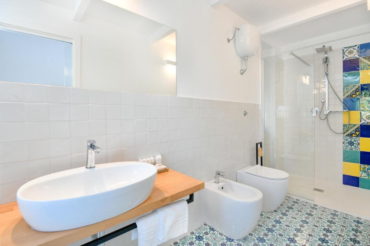 Albeca Boutique Hotel - Relais De Charme Sul Mare กัสเตลลาบาเต ภายนอก รูปภาพ