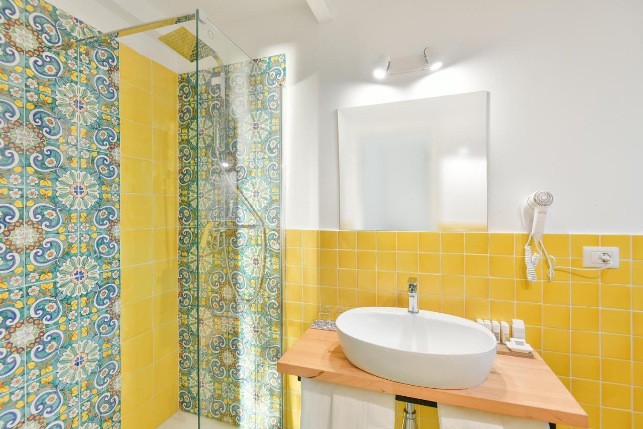 Albeca Boutique Hotel - Relais De Charme Sul Mare กัสเตลลาบาเต ภายนอก รูปภาพ
