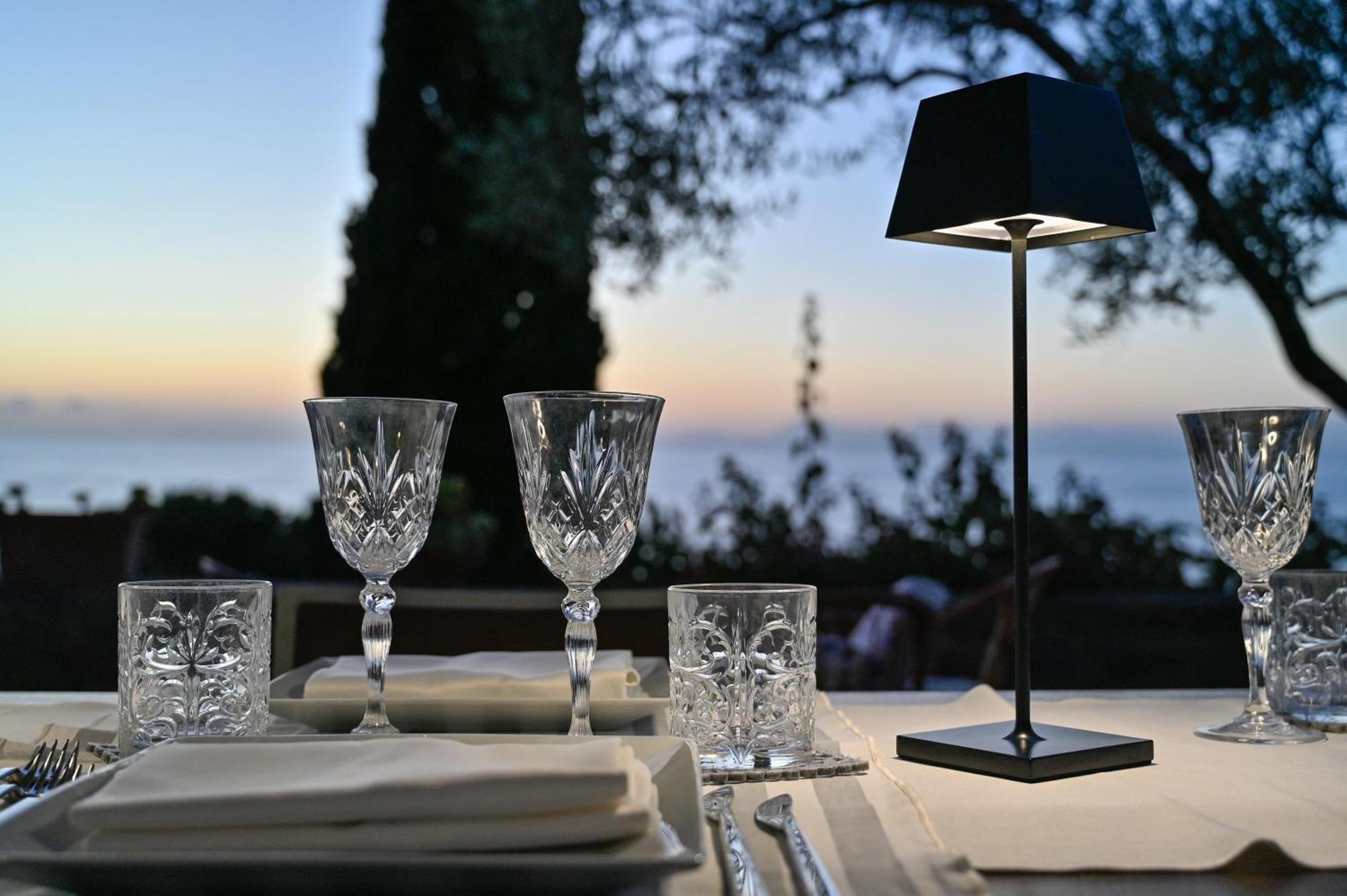 Albeca Boutique Hotel - Relais De Charme Sul Mare กัสเตลลาบาเต ภายนอก รูปภาพ